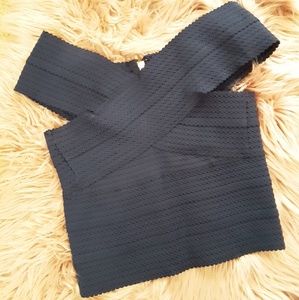 Beautiful Crisscross Cropped Top 👗♥️